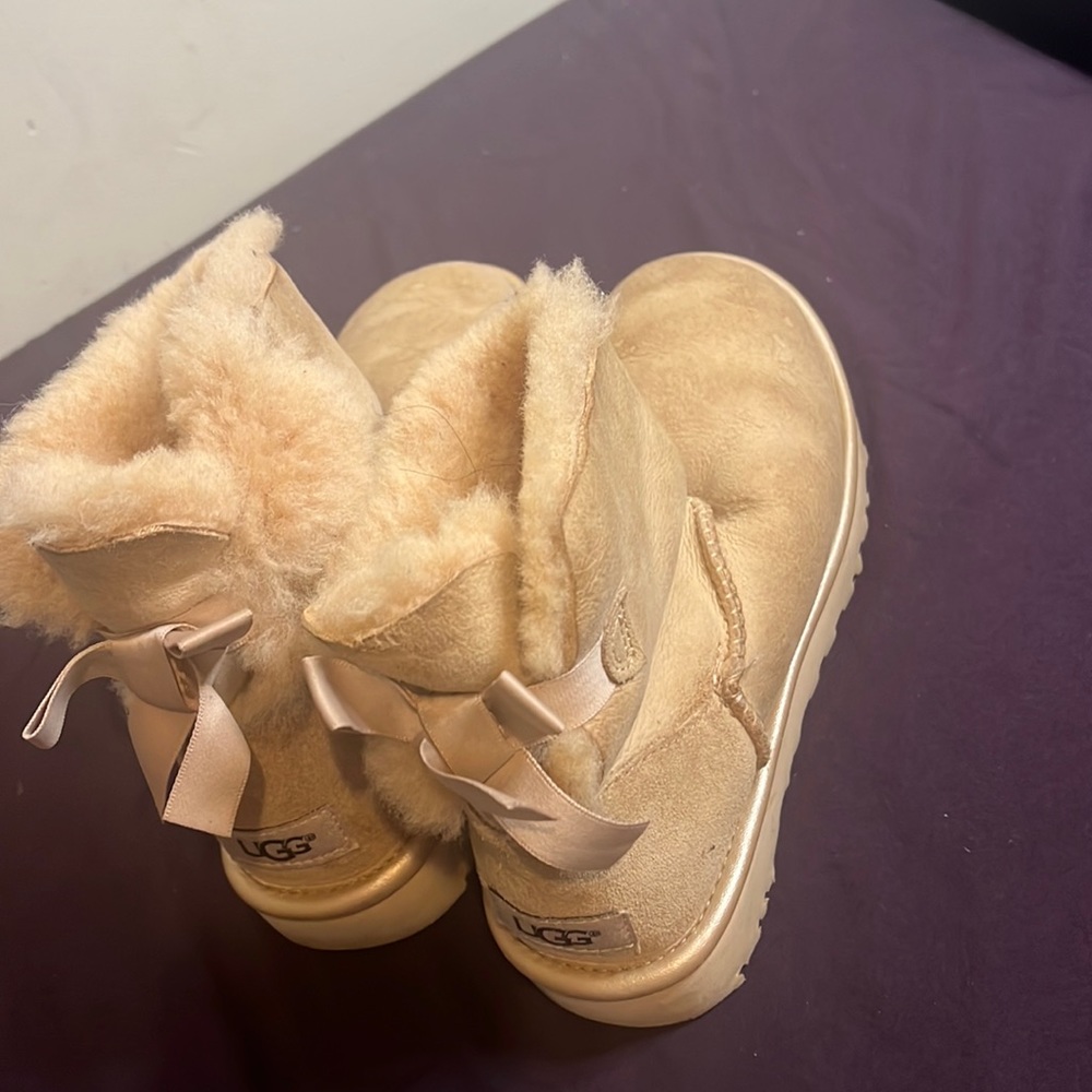 very comfortable boot for the cold